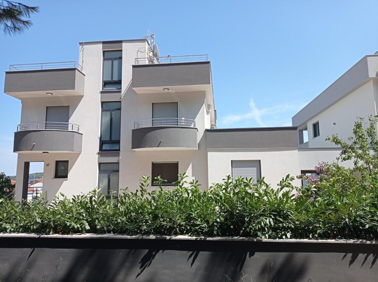 Studio Apartment With Pool プーラ エクステリア 写真