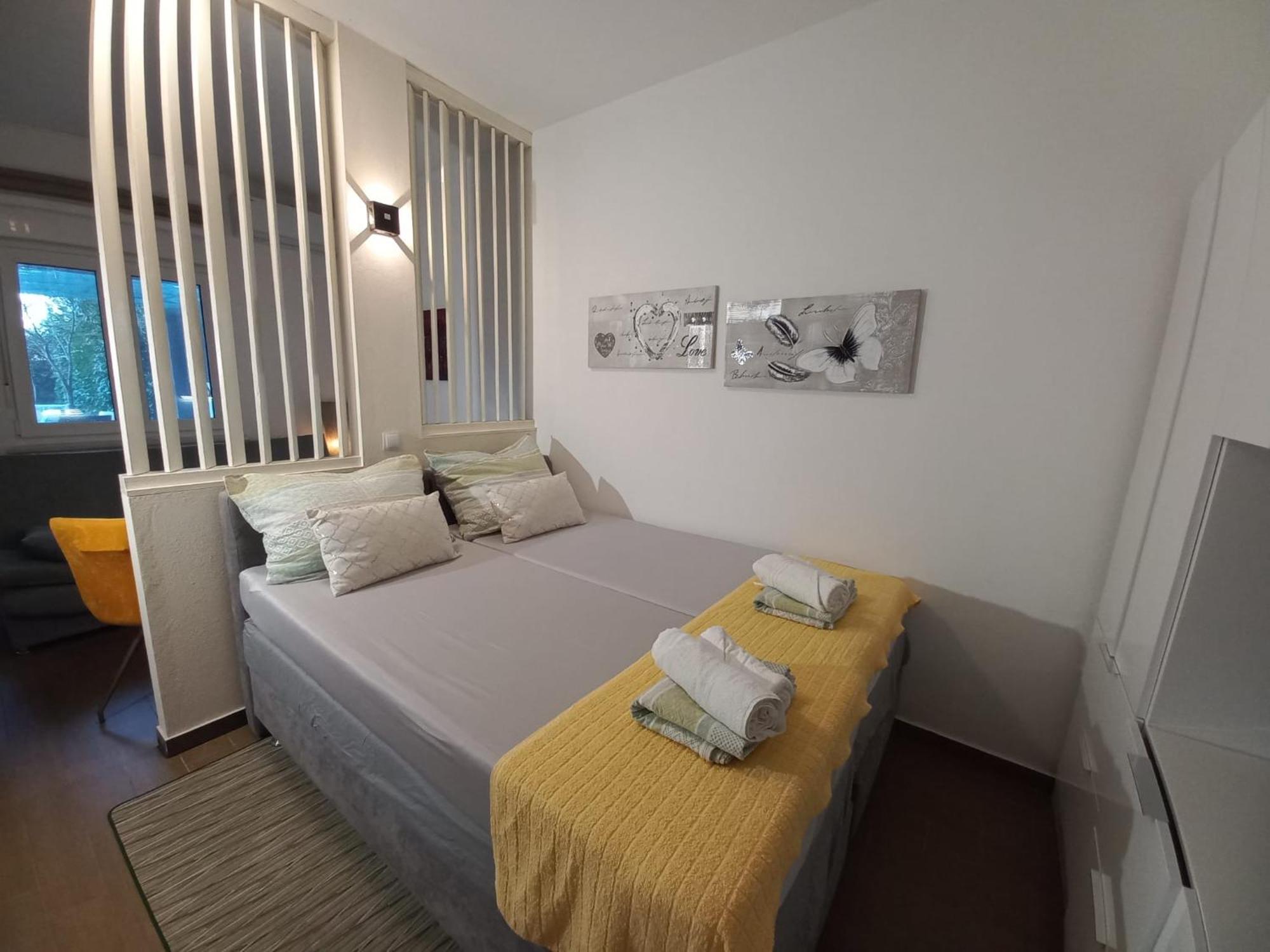 Studio Apartment With Pool プーラ エクステリア 写真